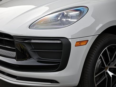 New 2026 Porsche Macan image 11