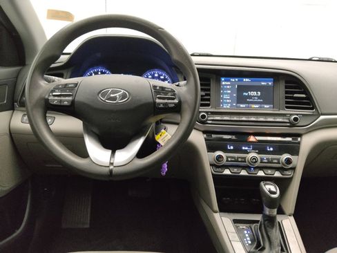 Used 2020 Hyundai Elantra SEL FWD image 22