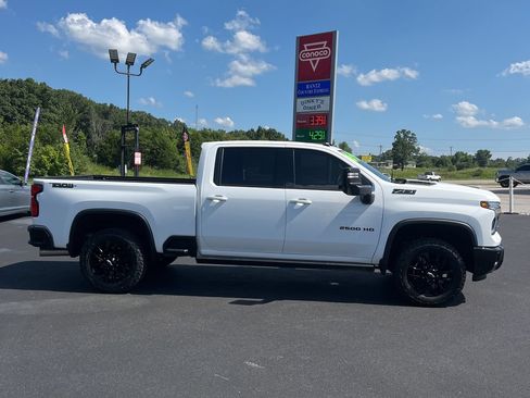 Used 2025 Chevrolet Silverado 2500 LTZ w/ LTZ Plus Package AWD/4WD image 12