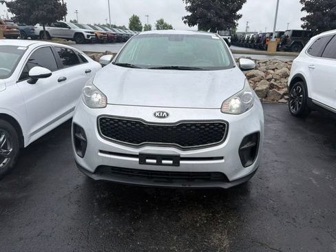 Used 2018 Kia Sportage LX FWD image 2