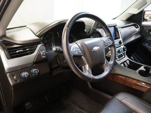 Used 2019 Chevrolet Suburban LT AWD/4WD image 6