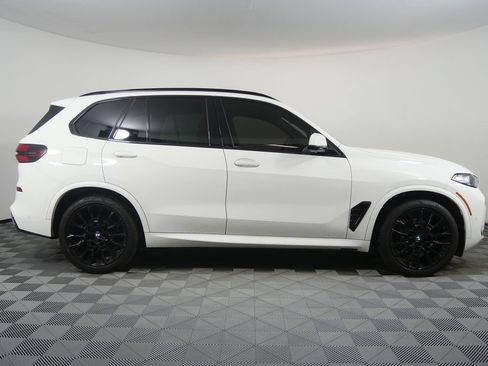 Used 2024 BMW X5 xDrive40i w/ M Sport Package AWD/4WD image 2