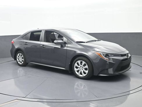 Used 2025 Toyota Corolla LE FWD image 8