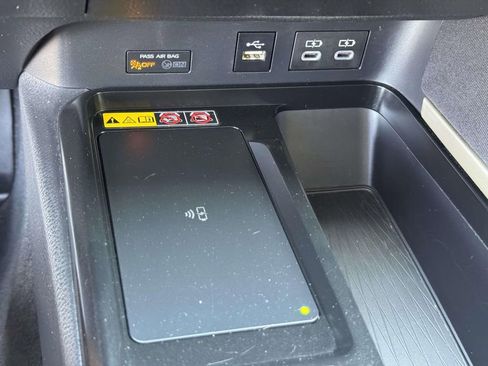 Used 2025 Toyota Camry LE FWD image 8