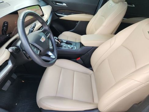 Used 2024 Cadillac XT4 Premium Luxury image 13