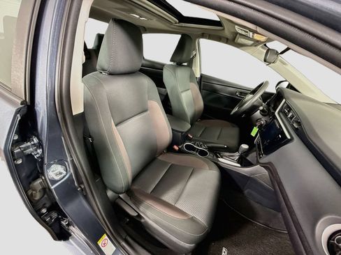 Used 2017 Toyota Corolla LE FWD image 19