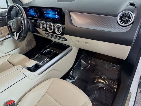 Used 2022 Mercedes-Benz GLA 250 4MATIC w/ Premium Package Lite image 30