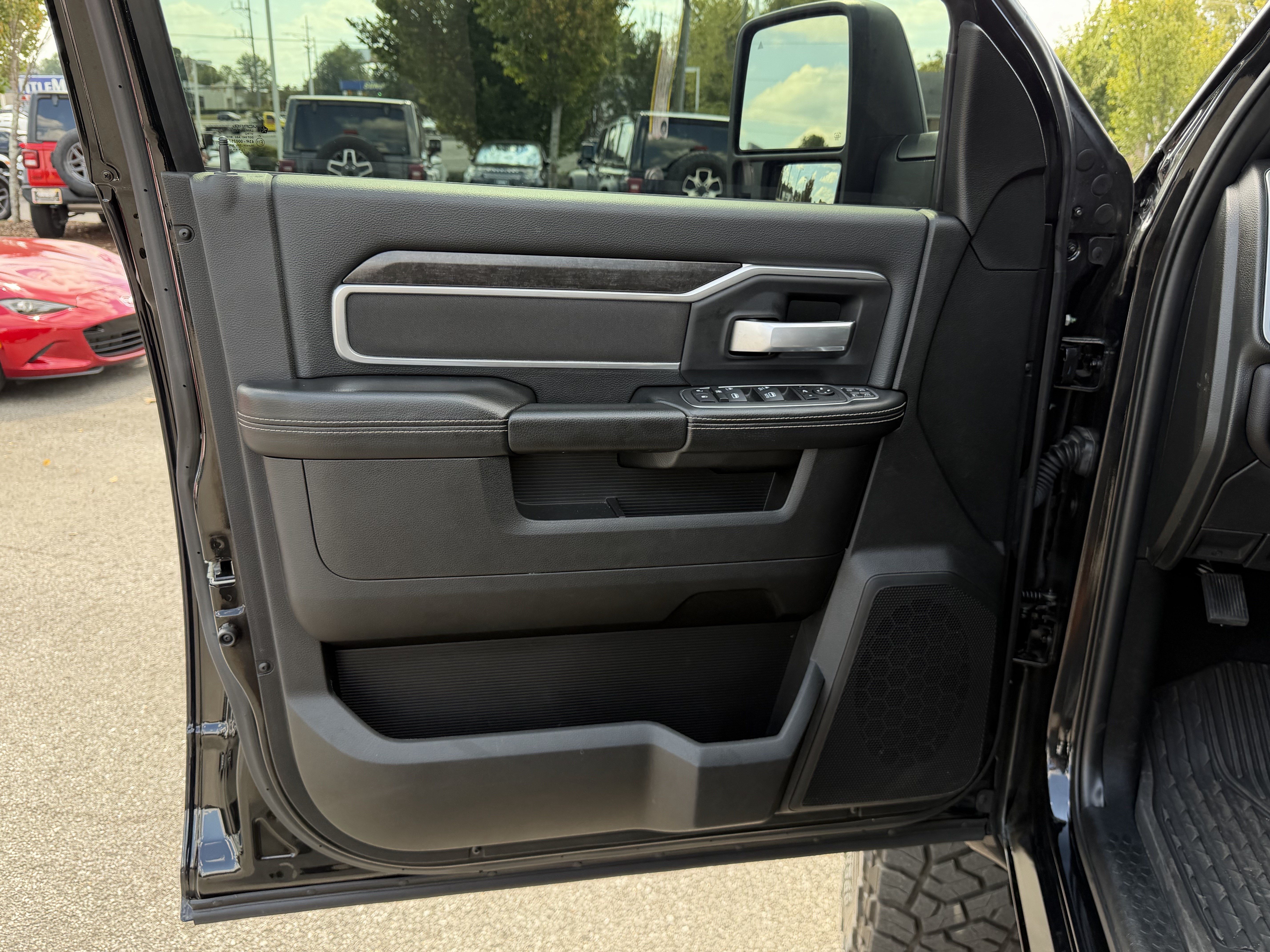 Used 2024 RAM 2500 Big Horn w/ Night Edition AWD/4WD image 14