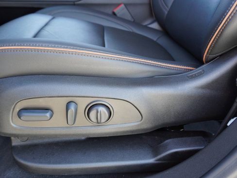 Used 2022 GMC Acadia AT4 w/ Technology Package image 24