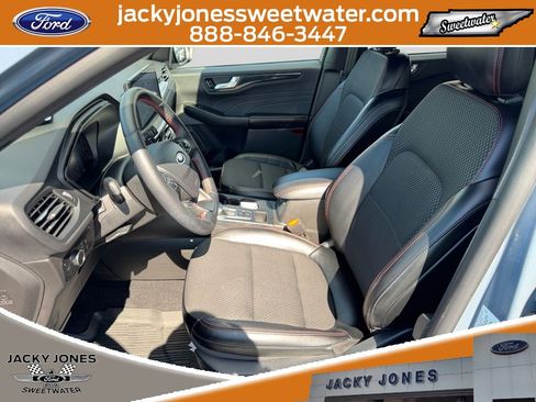 Used 2024 Ford Escape ST-Line w/ Tech Pack #1 AWD/4WD image 10