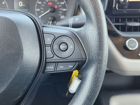 Used 2024 Toyota Corolla LE image 32