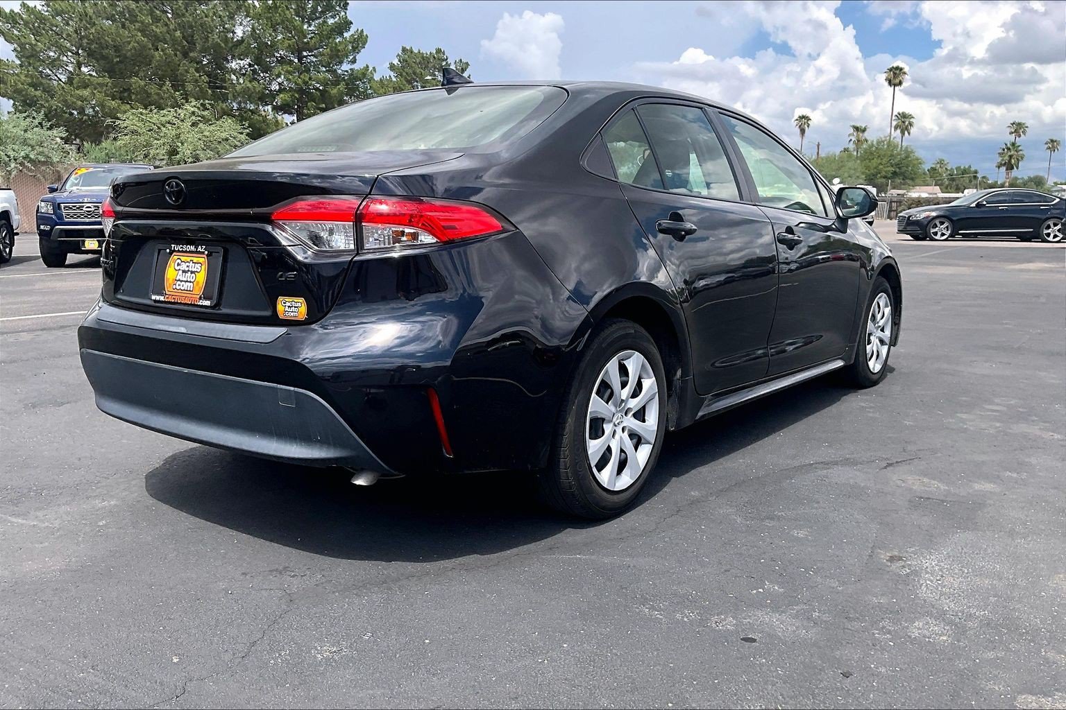 Used 2023 Toyota Corolla LE w/ Carpet Mat Package (TMS) FWD image 6