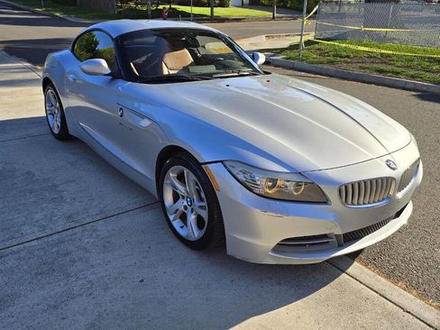 Used 2011 BMW Z4 sDrive35i image 3