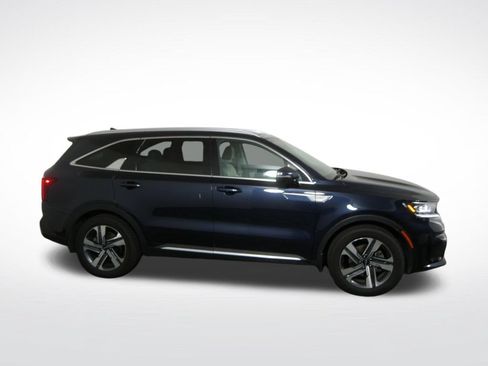 Used 2023 Kia Sorento SX Prestige w/ Panoramic Sunroof Package AWD/4WD image 2