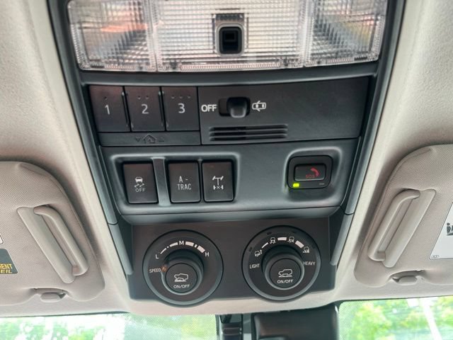Used 2023 Toyota 4Runner TRD Off-Road Premium AWD/4WD image 39