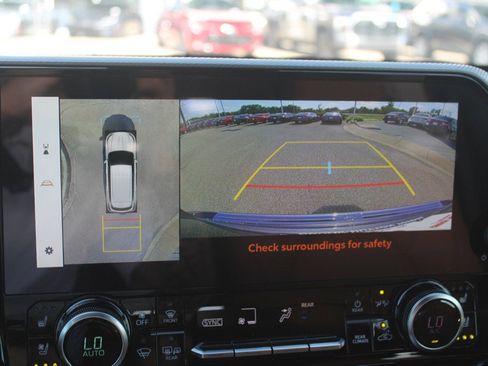 Used 2025 Toyota Highlander Platinum image 28