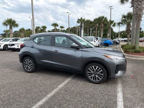 Used 2023 Nissan Kicks SV FWD image 12