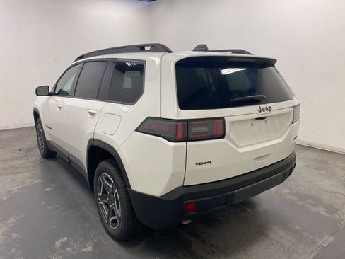 Used 2026 Jeep Cherokee Laredo AWD/4WD image 4