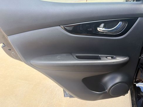 Used 2022 Nissan Rogue Sport SL w/ Premium Package FWD image 26