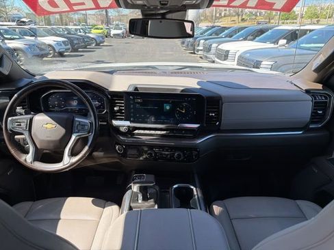 Used 2025 Chevrolet Silverado 1500 LTZ image 29