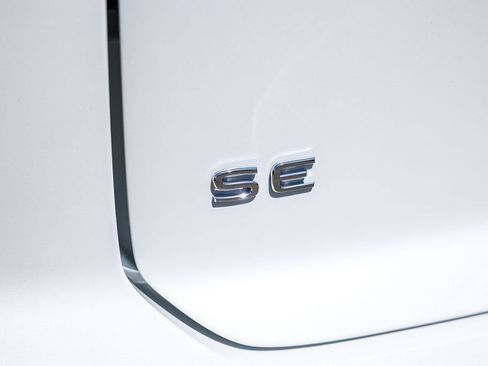 New 2026 Volkswagen Atlas Cross Sport SE image 10