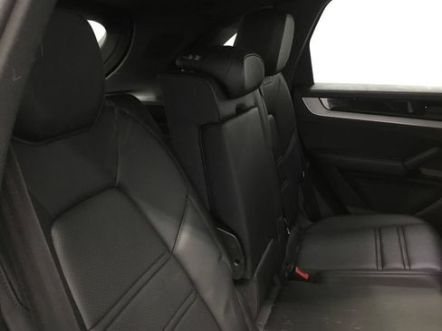Used 2024 Porsche Cayenne AWD/4WD image 43