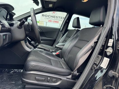 Used 2017 Honda Accord Sport image 5