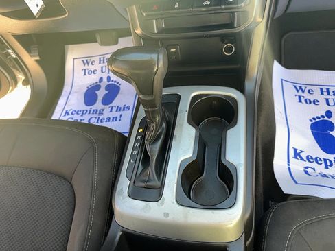 Used 2017 Chevrolet Colorado LT w/ LT Convenience Package image 18