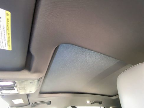 New 2026 Volkswagen Tiguan SE R-Line image 18