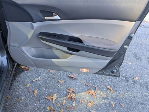 Used 2010 Honda Accord LX-P image 30