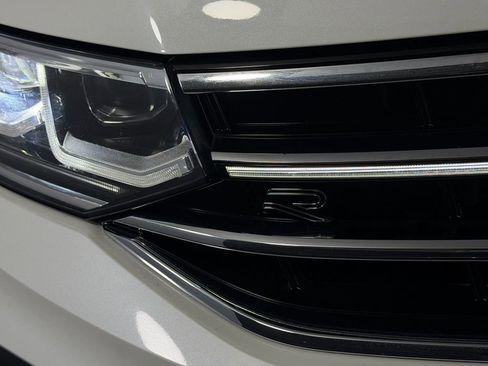 Used 2022 Volkswagen Tiguan SEL R-Line AWD/4WD image 13