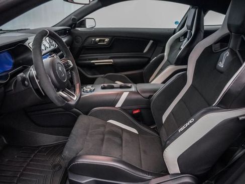 Used 2021 Ford Mustang Shelby GT500 w/ Technology Package RWD image 18
