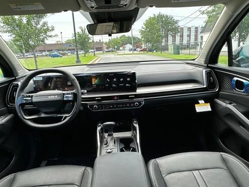 New 2026 Kia Sorento S w/ S Panoramic Sunroof Package FWD image 3