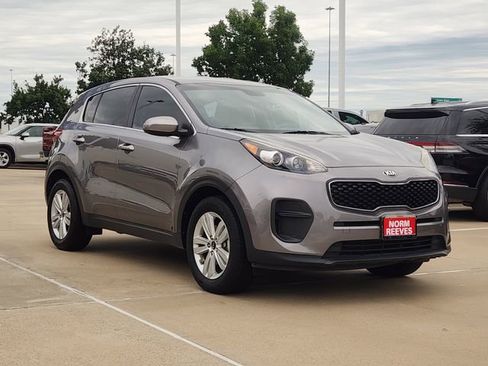 Used 2017 Kia Sportage LX FWD image 2