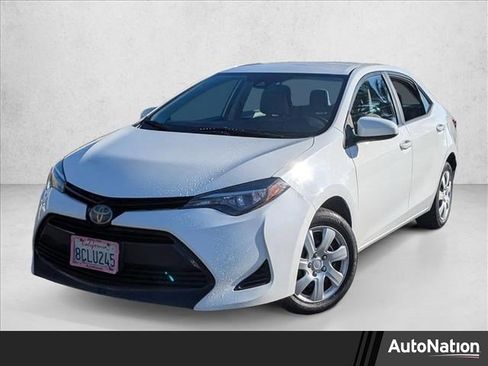 Used 2018 Toyota Corolla LE image 1