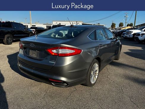 Used 2014 Ford Fusion SE w/ Equipment Group 202A image 6