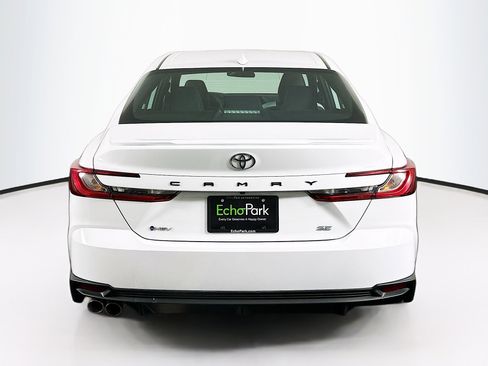 Used 2025 Toyota Camry SE image 7