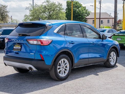 Used 2020 Ford Escape SE image 5