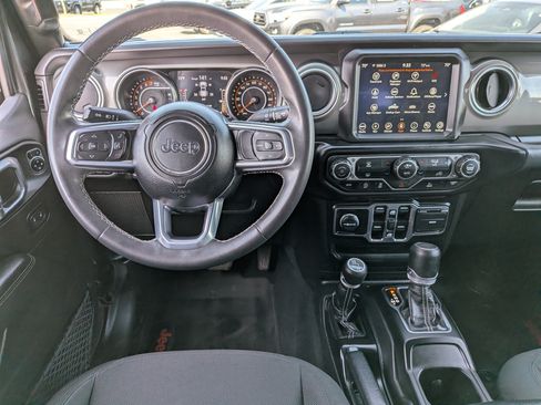 Used 2023 Jeep Gladiator Overland AWD/4WD image 25
