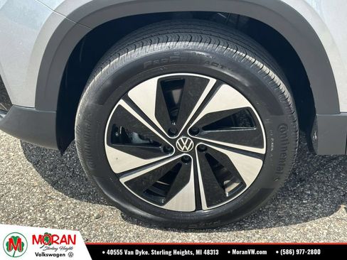 Used 2024 Volkswagen Taos SE AWD/4WD image 9