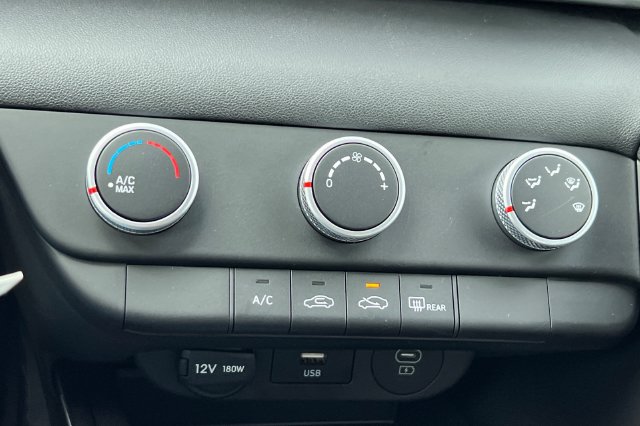 New 2026 Hyundai Elantra SE FWD image 18