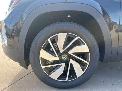 New 2026 Volkswagen Atlas SE image 7