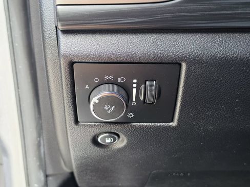 Used 2020 Jeep Grand Cherokee Altitude AWD/4WD image 28