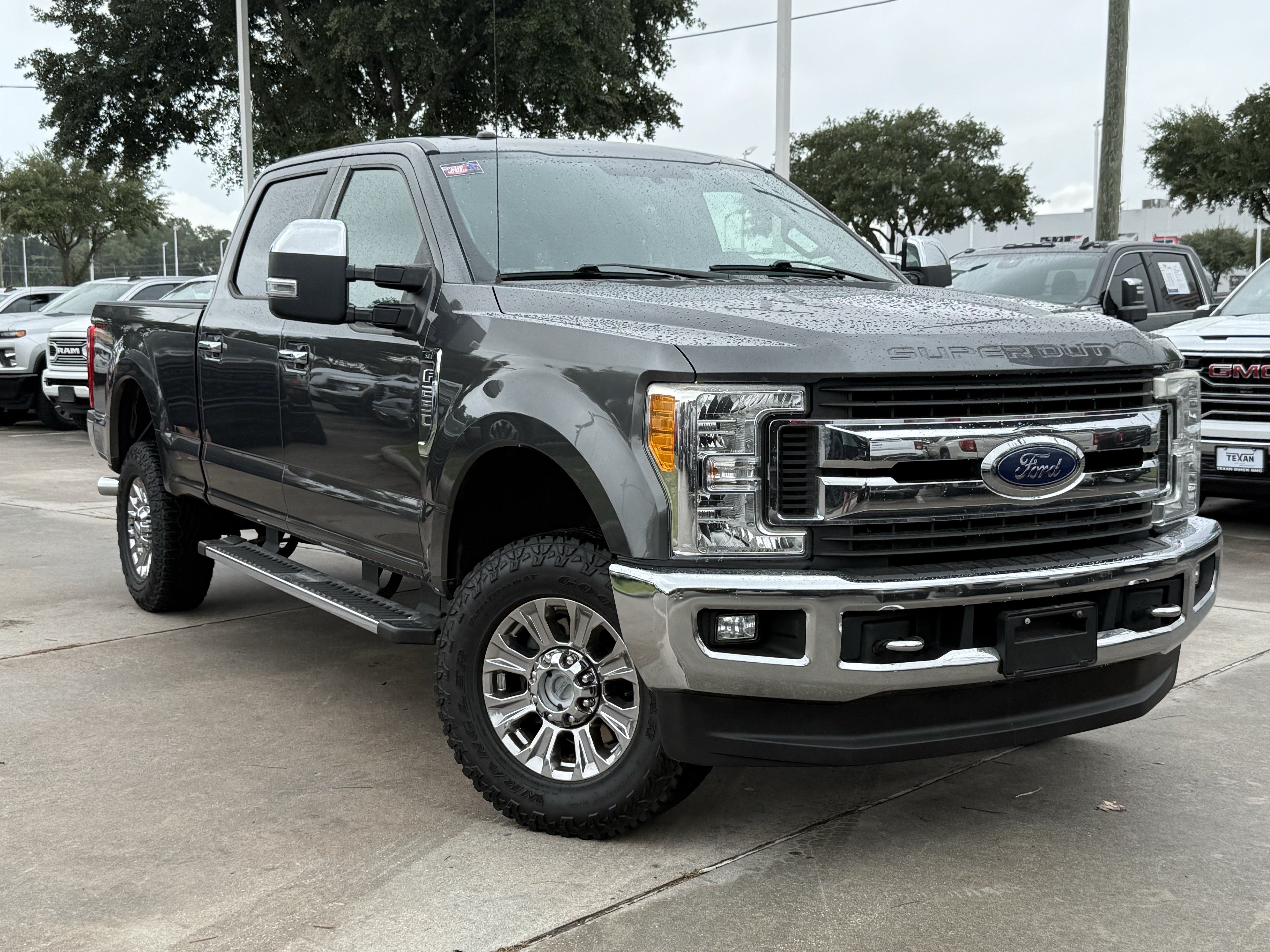 Used 2017 Ford F250 XLT w/ XLT Premium Package AWD/4WD image 2