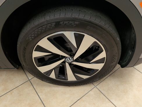 Used 2023 Volkswagen ID.4 Pro AWD/4WD image 9