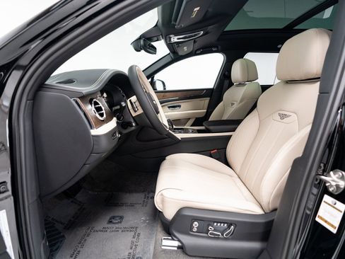 Certified 2024 Bentley Bentayga Extended Wheelbase image 15