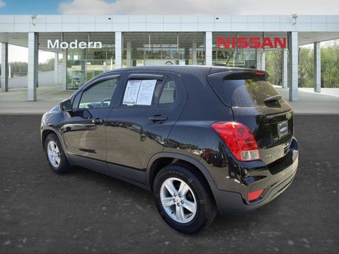 Used 2020 Chevrolet Trax LS w/ Tint and Cruise Package FWD image 3