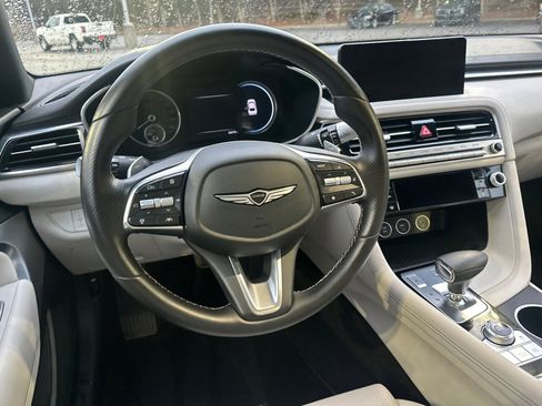 Used 2025 Genesis G70 2.5T image 22