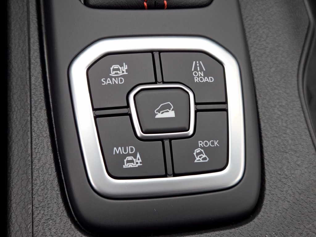 New 2026 Nissan Frontier PRO-4X w/ Pro-4x Convenience Package AWD/4WD image 18