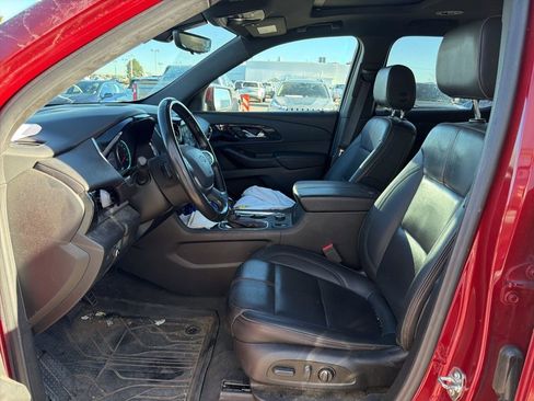 Certified 2022 Chevrolet Traverse RS w/ LPO, Floor Liner Package image 2